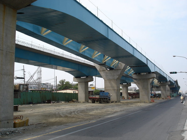 高雄市國道1號末端工程-中安路高架橋