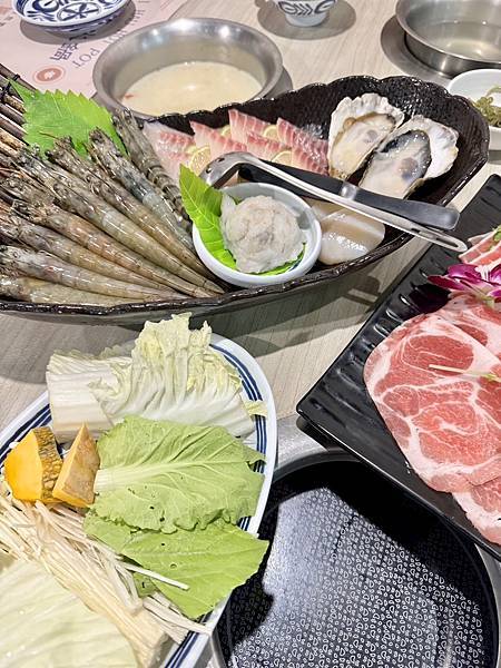 新竹食記-wenwen吃美食-愛華火鍋 肉質軟嫩 新鮮蔬菜