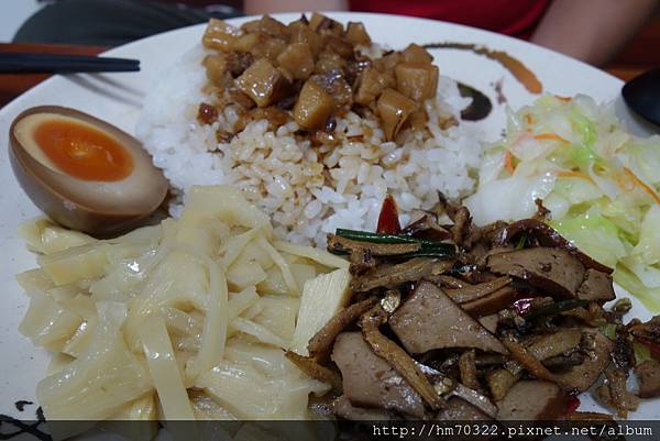 東北角滷肉飯