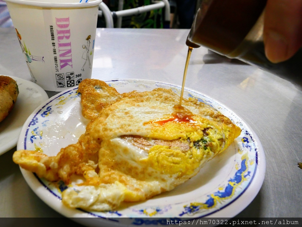 『基隆食記』-  一直在排隊的基隆50年老牌早餐店【周家蔥油