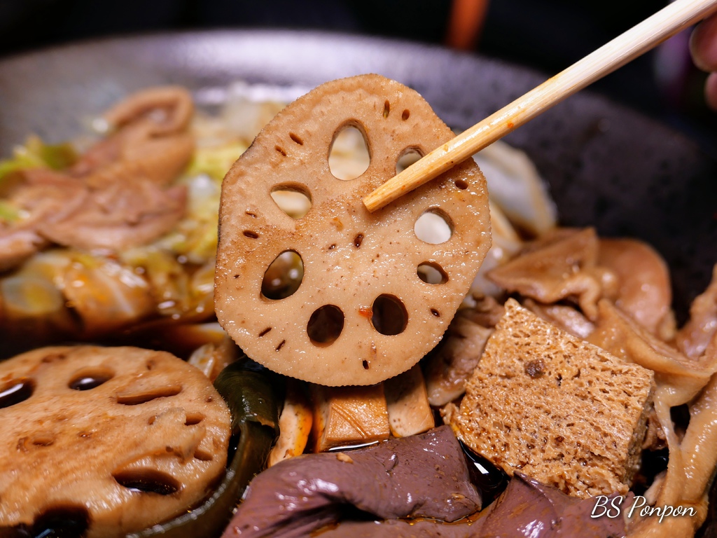 『桃園食記』- 榮榮麻辣鴨頭．高CP值抗寒美食．四川養生麻辣