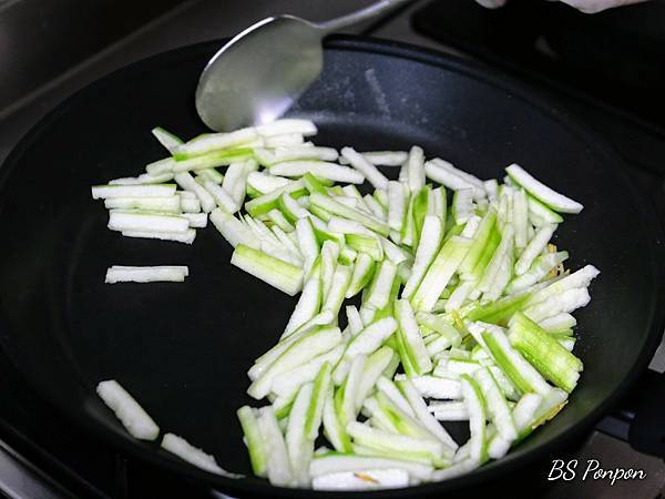 『家常菜分享』-清炒絲瓜，完全不加一滴水家常菜絲瓜料理食譜分