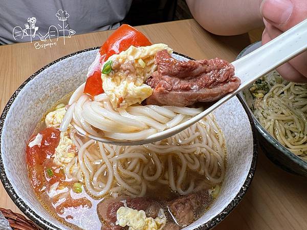 『新竹美食』- 竹北美食推薦【東小食】✖ 好吃的新竹牛肉麵 