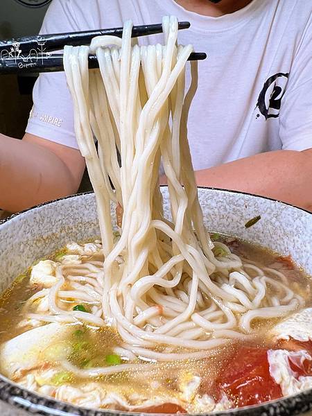 『新竹美食』- 竹北美食推薦【東小食】✖ 好吃的新竹牛肉麵 