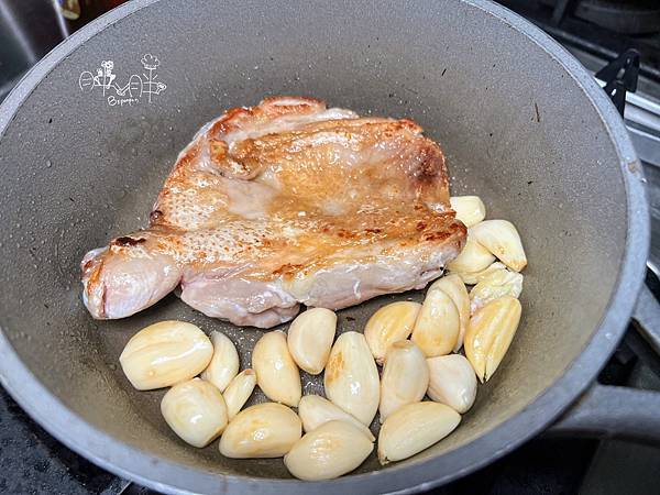 懶人食譜-蒜頭雞湯、蔥雞湯