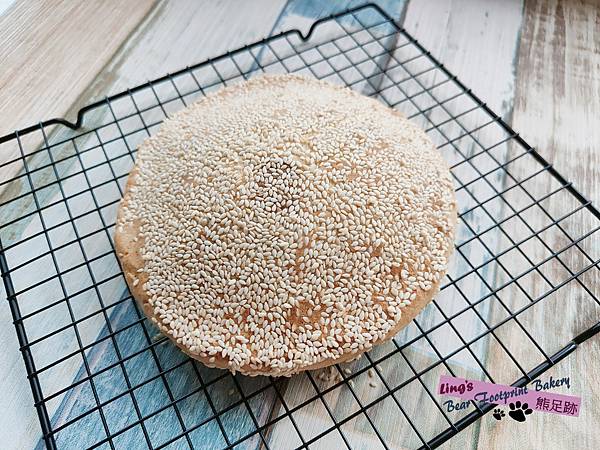 芋泥肉鬆芝麻大餅 熊足跡 (1)