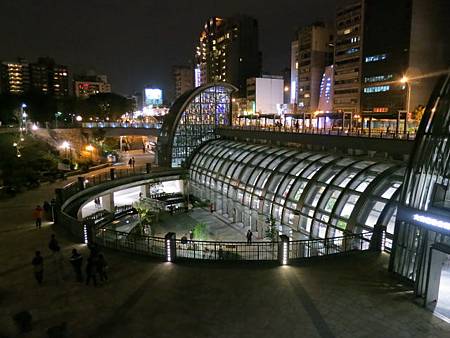 大安森林站夜景 (6).jpg