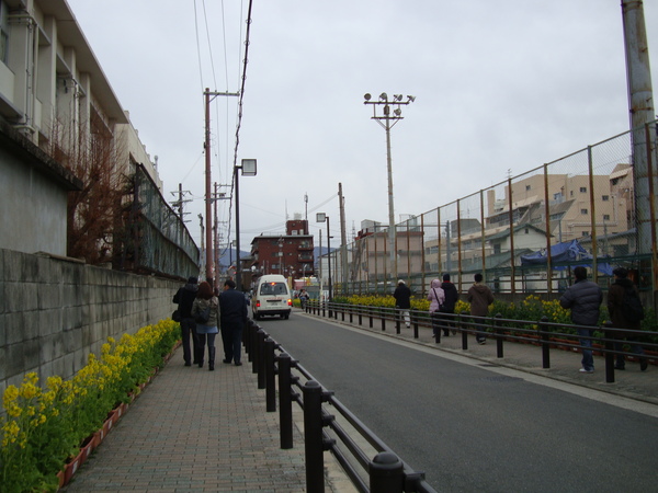 依依不捨地離開紀念館