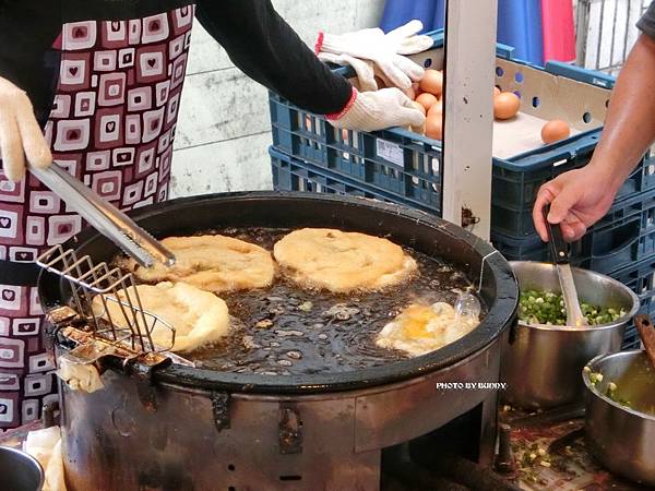 【宜蘭美食】礁溪 柯氏蔥油餅 排隊小吃名店 / 銅板價 觀光