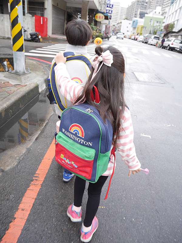 台中北屯區私立幼稚園 讓父母無後顧之憂的暖學校 華盛頓私立麗園幼兒園 兩個孩子的媽真心推薦 Ps Xoxo 妮可朱xoxo Ps