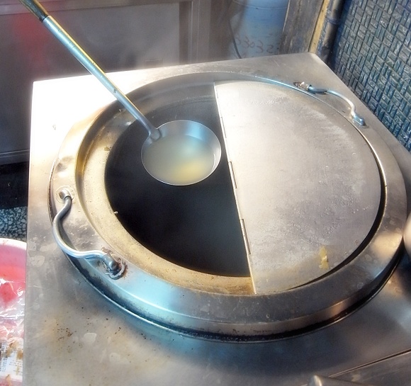 大骨湯.jpg 大骨湯.jpg