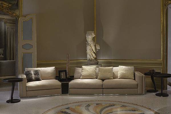 Fendi sofa-Plaza-6