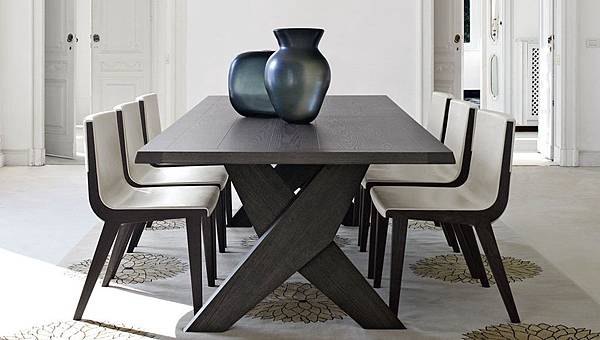 Maxalto Plato table-1.jpg Maxalto Plato table-1.jpg