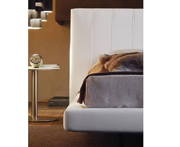 Desiree Alun up-3.jpg Desiree Alun up-3.jpg