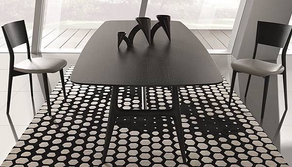 Misura Emme table - GAUDI-2.jpg