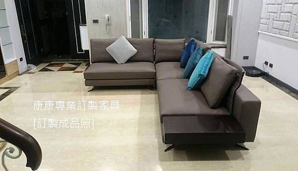 White款型半苯染皮沙發W326*L253 White款型半苯染皮沙發W326*L253