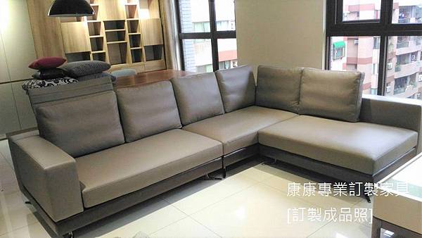 White款型沙發-2.jpg White款型沙發-2.jpg