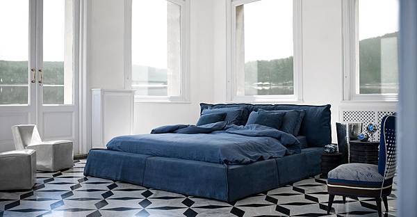 Baxter Paris bed-1.jpg Baxter Paris bed-1.jpg