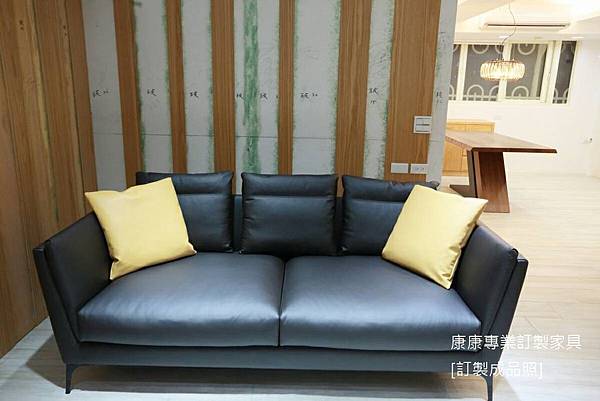 Bretagne半苯染皮沙發W210*D101 Bretagne半苯染皮沙發W210*D101