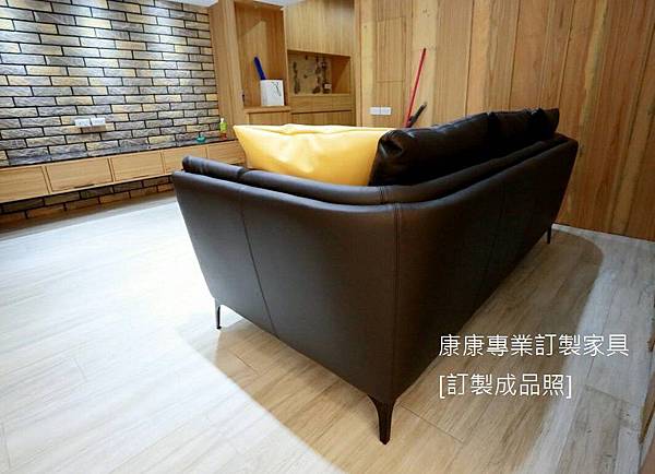 Bretagne半苯染皮沙發W210*D101 Bretagne半苯染皮沙發W210*D101