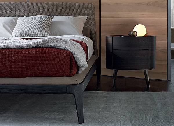Poliform Kelly nightstand-3.jpg Poliform Kelly nightstand-3.jpg