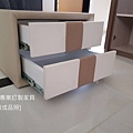 OBI款型床頭櫃-2.jpg