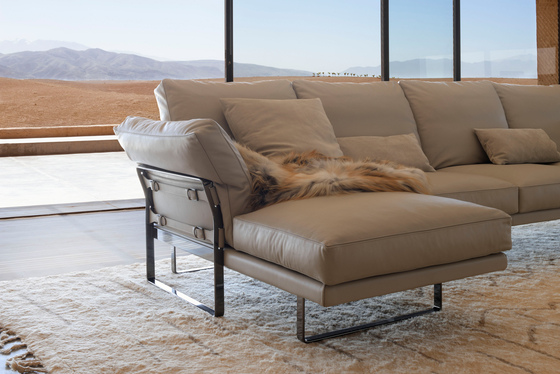 Fendi sofa-Metropolian-2.jpg Fendi sofa-Metropolian-2.jpg