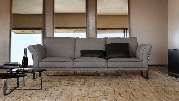 Fendi sofa-Metropolian-5.jpg Fendi sofa-Metropolian-5.jpg