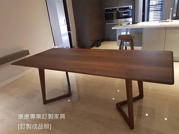 TWIST款型餐桌-2 TWIST款型餐桌-2