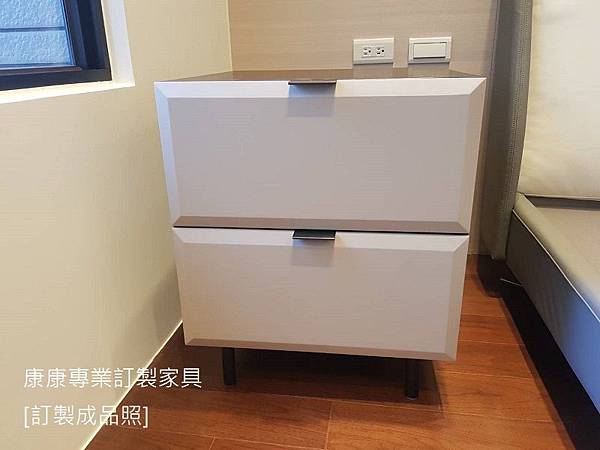 MORRISON款型床頭櫃-1.jpg MORRISON款型床頭櫃-1.jpg