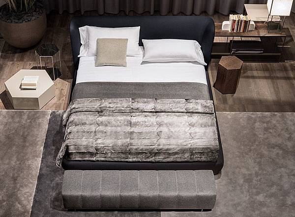 Minotti Greed bed-5.jpg Minotti Greed bed-5.jpg