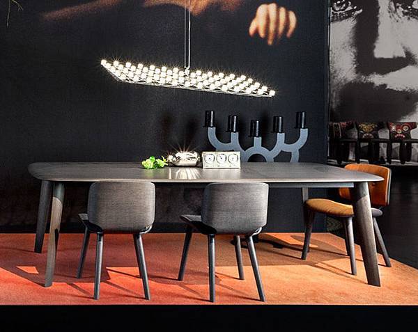 Moooi Tapered-1.jpg Moooi Tapered-1.jpg