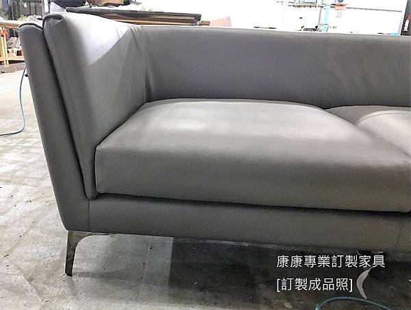 Bretagne款型沙發半苯染皮W282 Bretagne款型沙發半苯染皮W282