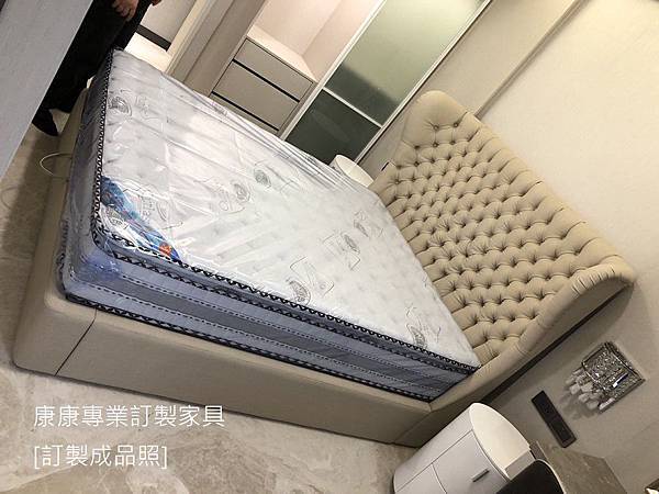 Churchill款型床架-2.jpg Churchill款型床架-2.jpg