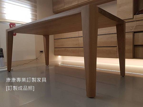 Terra款型餐桌L180D90-4.jpg Terra款型餐桌L180D90-4.jpg