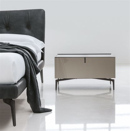 alivar-meridien-bedside-table-3.jpg alivar-meridien-bedside-table-3.jpg