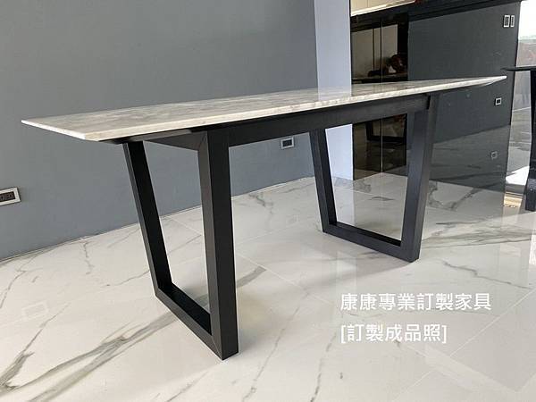 924款型銀狐餐桌L160D90-4.jpg 924款型銀狐餐桌L160D90-4.jpg