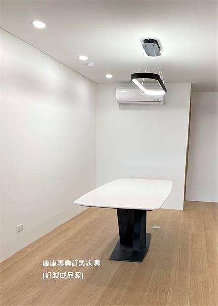 Stratos款型大理石餐桌-L200D95-4.jpg Stratos款型大理石餐桌-L200D95-4.jpg