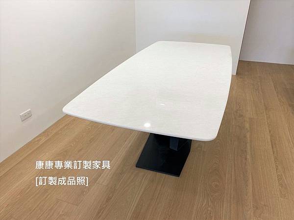 Stratos款型大理石餐桌-L200D95-3.jpg Stratos款型大理石餐桌-L200D95-3.jpg