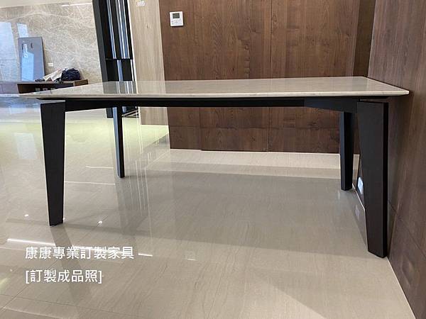 Howard款型大理石餐桌L180D90-3.jpg Howard款型大理石餐桌L180D90-3.jpg