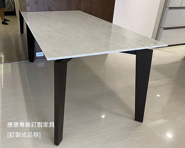 Howard款型大理石餐桌L180D90-6.jpg Howard款型大理石餐桌L180D90-6.jpg