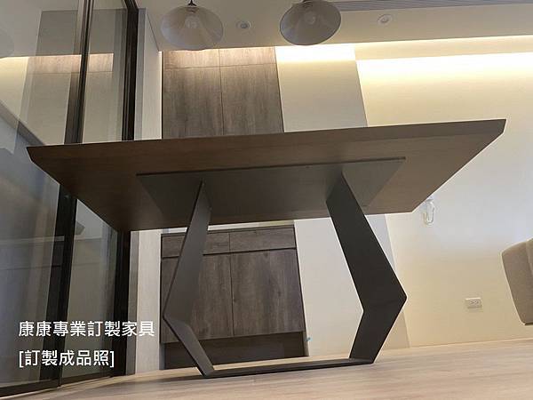 Amond款型餐桌L160D90-4.jpg Amond款型餐桌L160D90-4.jpg