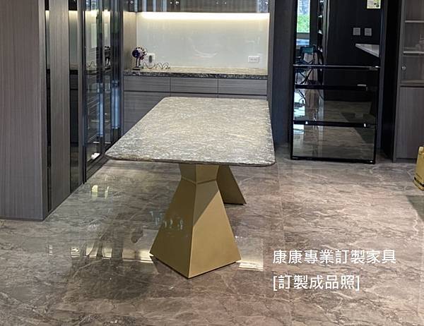 Prora大理石餐桌L200D90_4.jpg Prora大理石餐桌L200D90_4.jpg