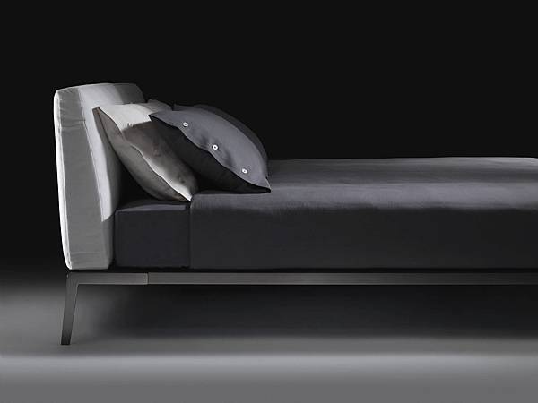 Flexform床架lifesteel-3.jpg Flexform床架lifesteel-3.jpg