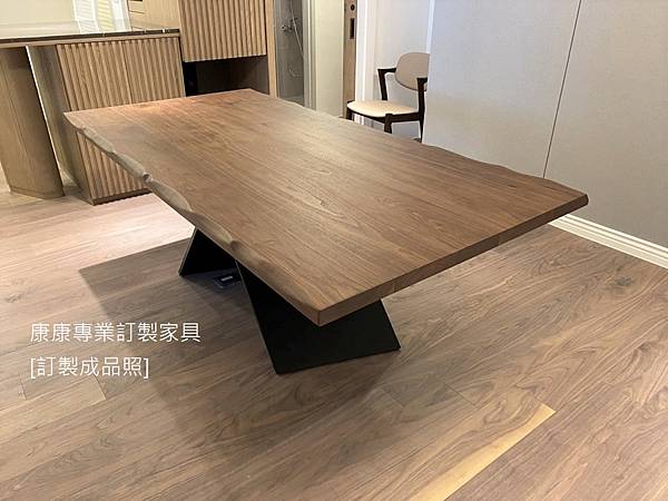 AX胡桃木餐桌L200D100-5.jpg AX胡桃木餐桌L200D100-5.jpg
