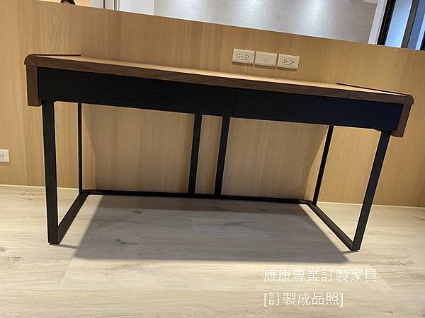TUM書桌L150D60_2.jpg TUM書桌L150D60_2.jpg