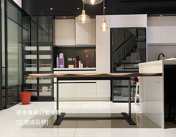 EILEEN款型胡桃木餐桌L180D90-2.jpg EILEEN款型胡桃木餐桌L180D90-2.jpg