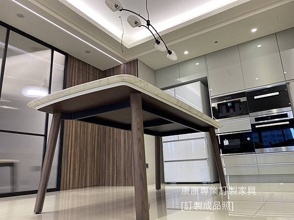 Mad大理石餐桌L210D100-4.jpg Mad大理石餐桌L210D100-4.jpg