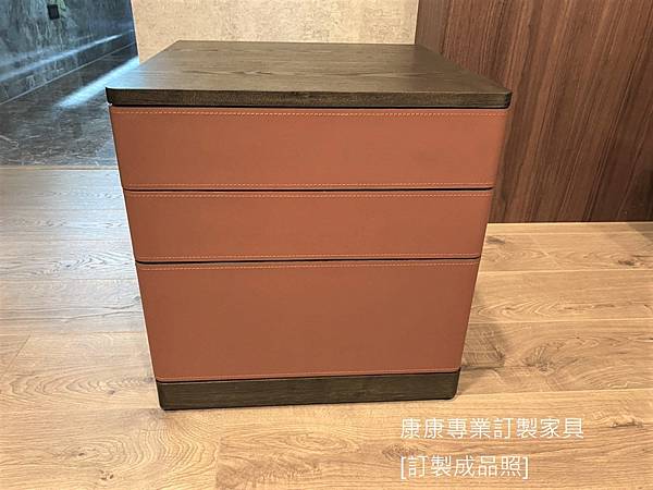 Fidelio床頭櫃-1.jpg Fidelio床頭櫃-1.jpg