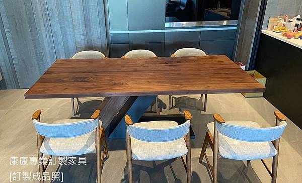 TL胡桃木餐桌L210D100-1.jpg TL胡桃木餐桌L210D100-1.jpg